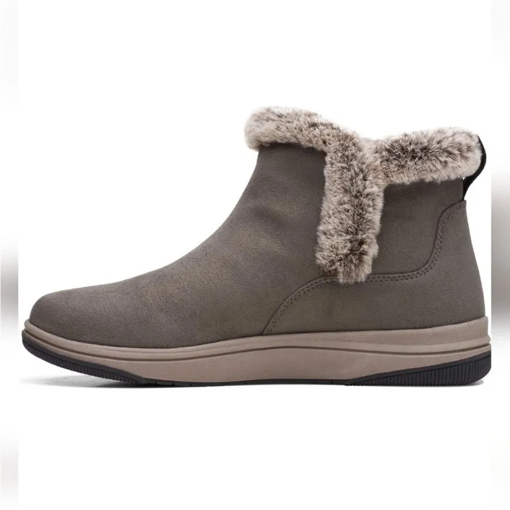 Clark's Cloudsteppers Breeze Fur Dark Olive Ankle Boot 🔥 Size 6.5 🔥 NEW